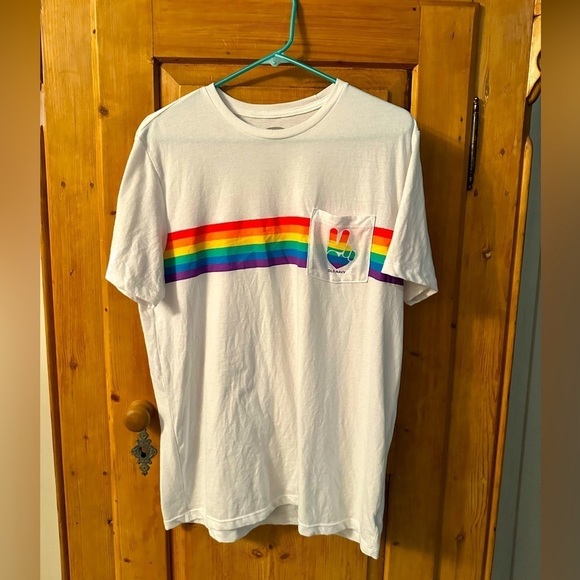 Old Navy Pride Tee Size Large - Picture 1 of 6